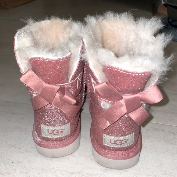 Women’s pink UGG boots. - Picture 3 of 3